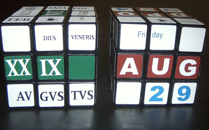 calendar cube puzzle featured